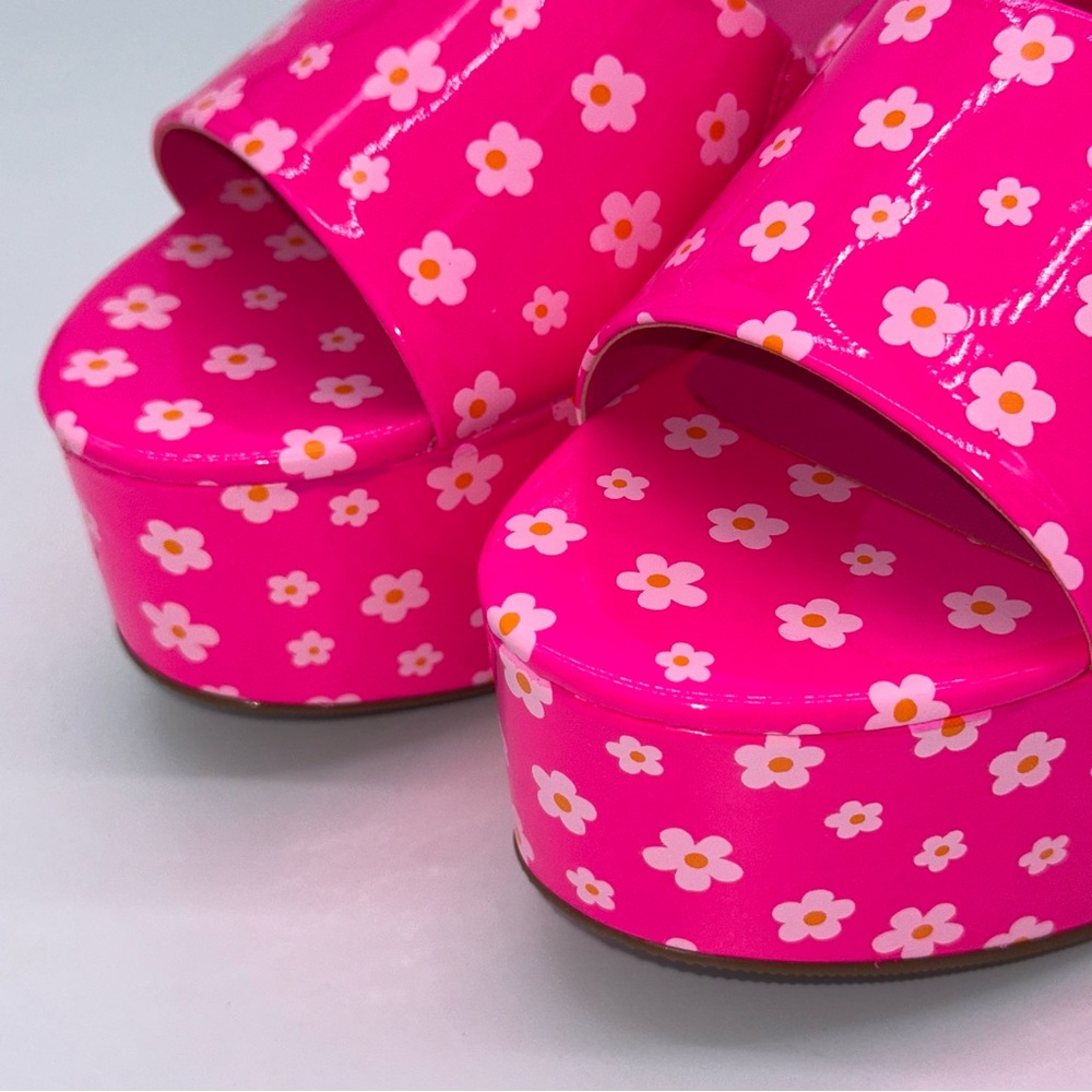 NWB Wild Pair Melbourne Bright Pink Floral Daisy Platforms Sandals - Size: 10 - Picture 6 of 15